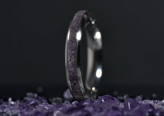 dainty amethyst crystal ring in titanium made by sangrealrings